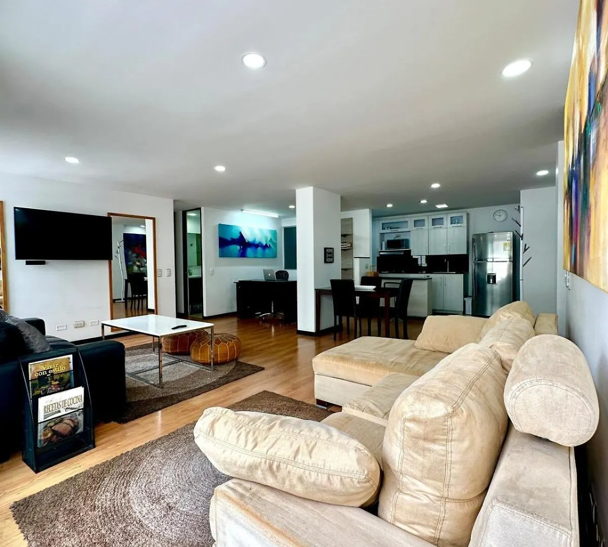 Hermoso Apartamento En El Poblado Medellín